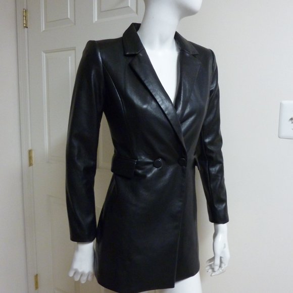 ALICE + OLIVIA Kyrie Long Sleeve Faux Leather Tuxedo Romper - Picture 9 of 13